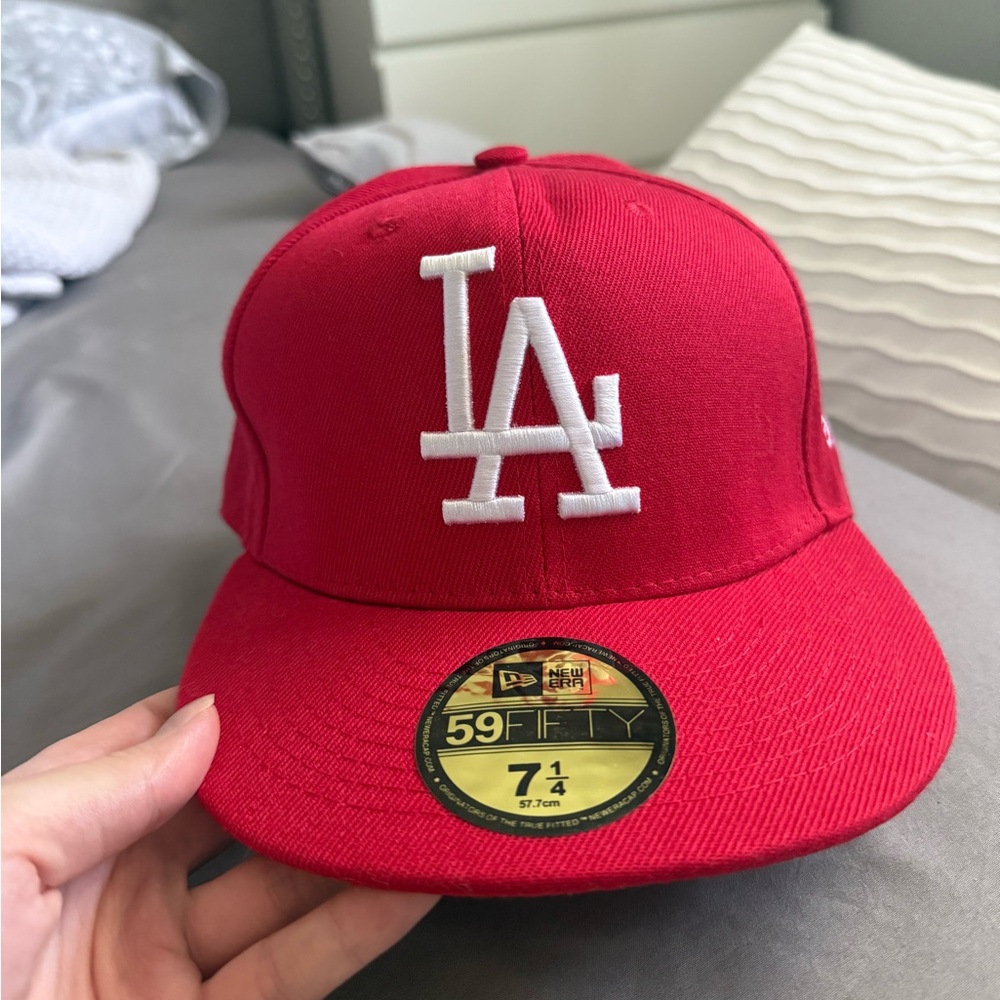 LA  Red and White 59FIFTY Fitted Cap